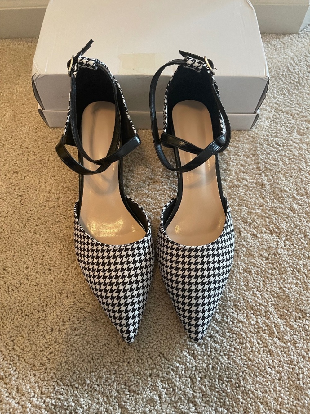 Women’s Black and White Houndstooth Pumps Sz 11